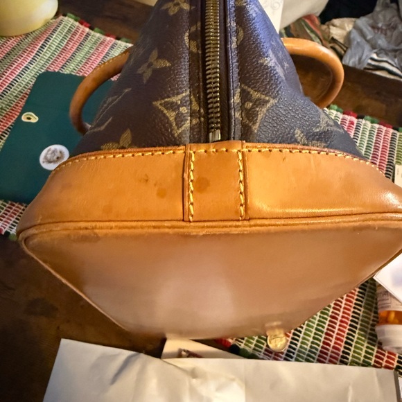 Louis Vuitton Alma BB Handbag PM - Picture 8 of 13